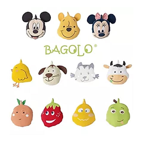 Bébé mange tout seul avec nos bavoirs Montessori Bagolos