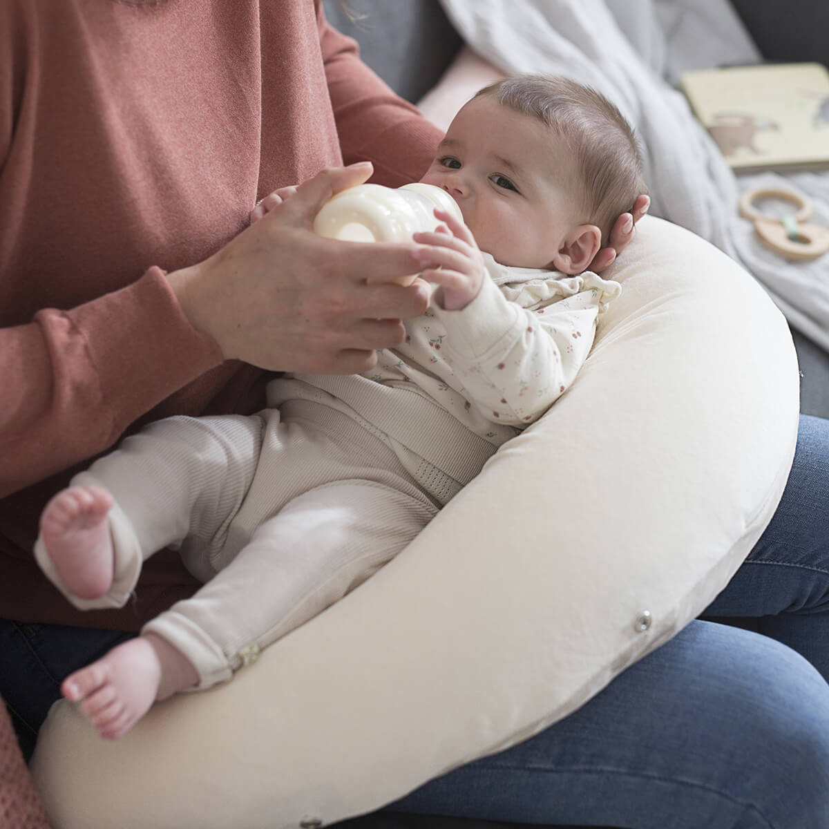 Coussin d'allaitement du nouveau-né