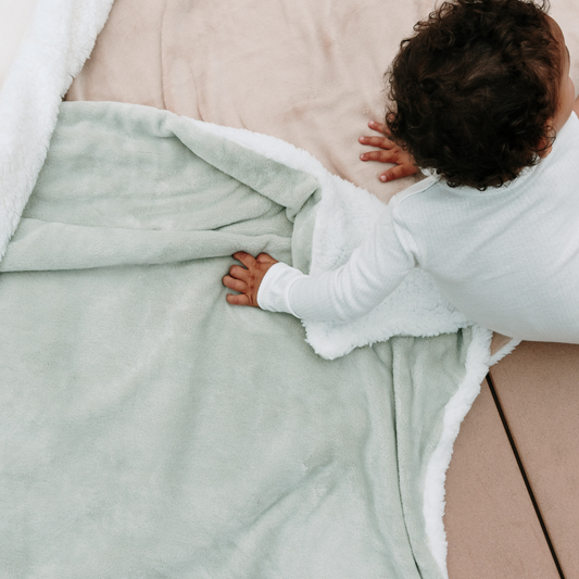 Plaid bébé : douceur, confort et sécurité pour les tout-petits