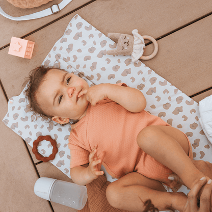 Tapis à langer pliant 40x58 cm - Matelas à langer nomade PVC - Léopard