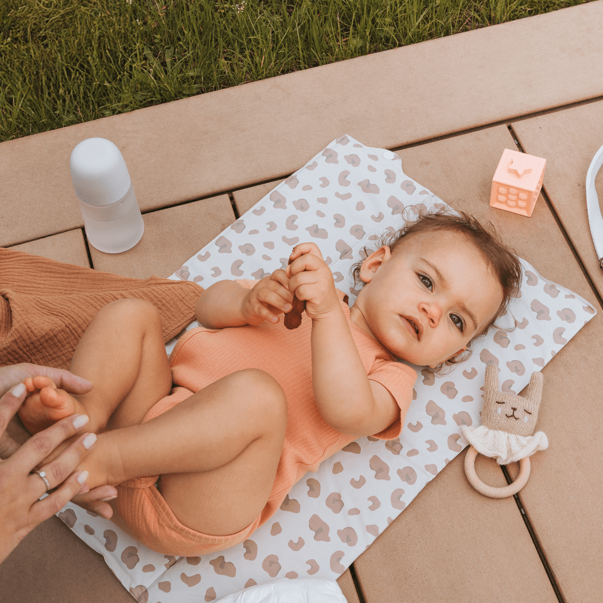 Tapis à langer pliant 40x58 cm - Matelas à langer nomade PVC - Léopard