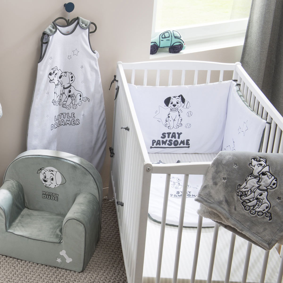 Fauteuil enfant droit en velours 101 Dalmatiens - 12 mois - BB Malin