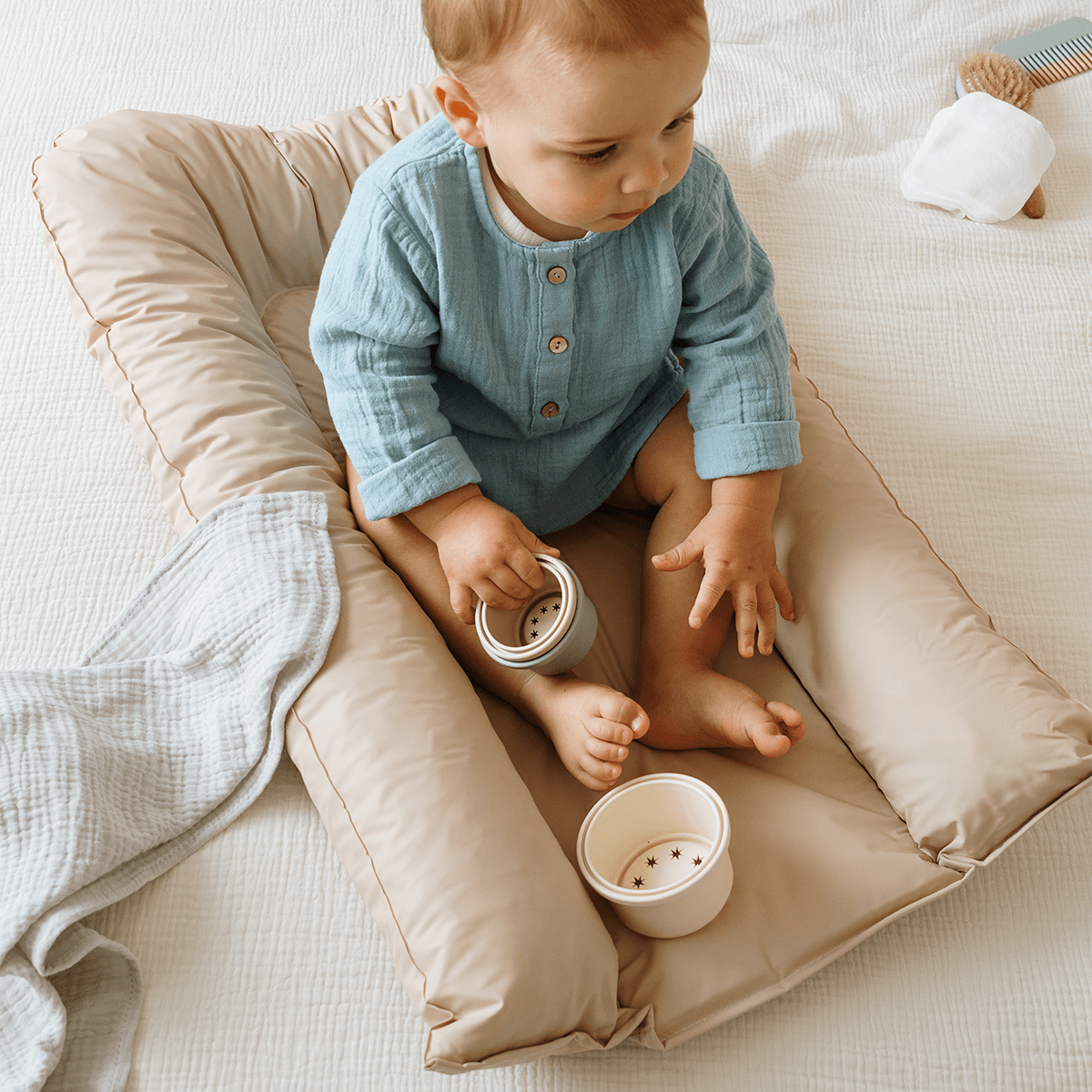 Matelas à langer Flocons 50x70 cm - Matelas à langer pour bébé en PVC - Noisette